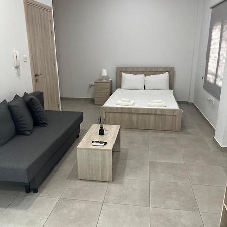Modern City Center Studio Saripolou ليماسول المظهر الخارجي الصورة